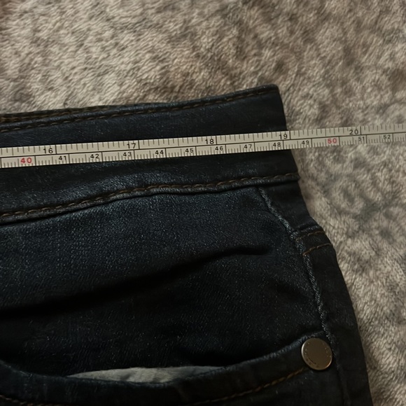 EUC Ruff Hewn Jeans Ankle Length Dark Wash Flower Detail Size 16 - Picture 8 of 9